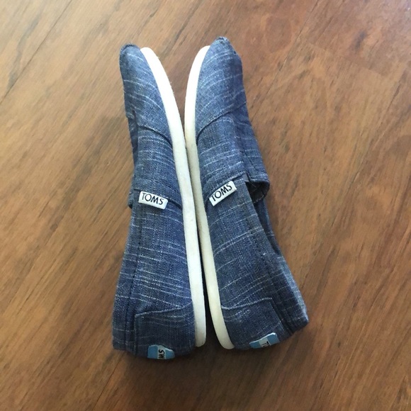 TOMS blue demin jean canvas slip on shoes - Picture 3 of 6